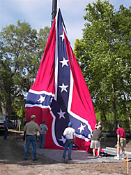 Confederate flag raised in Georgia © Don Gleary/Christian Science Monitor