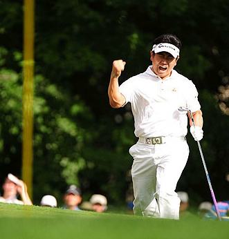 Y.E. Yang celebrates at the PGA Championship © John Biever/Sports Illustrated